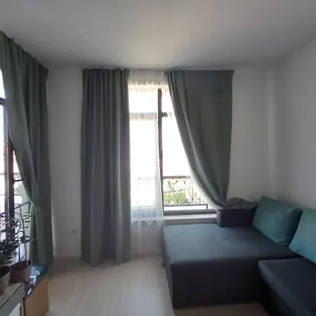 Apartment Four Seasons