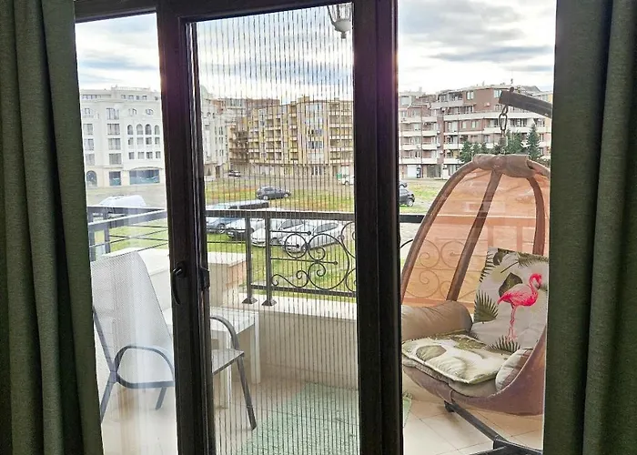 Four Seasons Апартамент