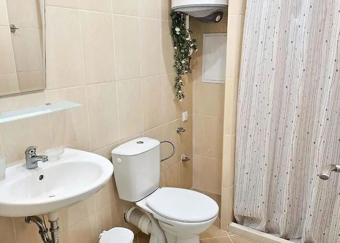 Апартамент Four Seasons Поморие